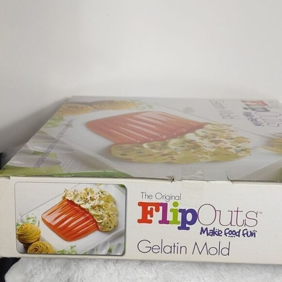 NIB Flip Outs Cupcake Gelatin Mold - Picture 4 of 5